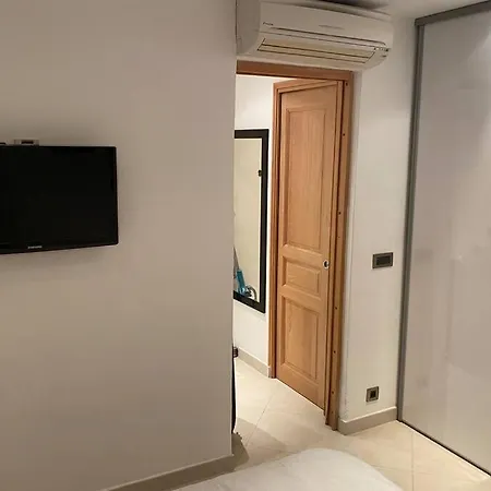 Logement De 3 Chambres A 10 Mins A Pieds Du Centre Du Village Et De La Plage Des Canebiers Apartment Saint-Tropez