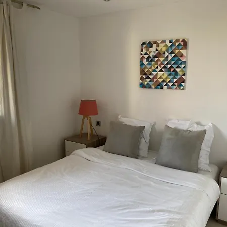 Apartment Logement De 3 Chambres A 10 Mins A Pieds Du Centre Du Village Et De La Plage Des Canebiers